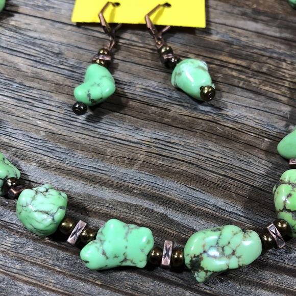 New Hand Crafted Green Turquoise Necklace & Earrings Set - Picture 2 of 9